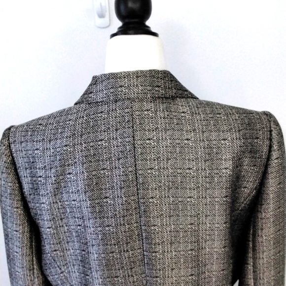 TAHARI Arthur S. Levine 2 piece skirt suit, size 12P - Picture 7 of 16